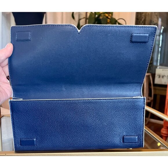Beautiful Authentic Tory Burch Navy Blue and White Leather Serif Clutch - Picture 8 of 10